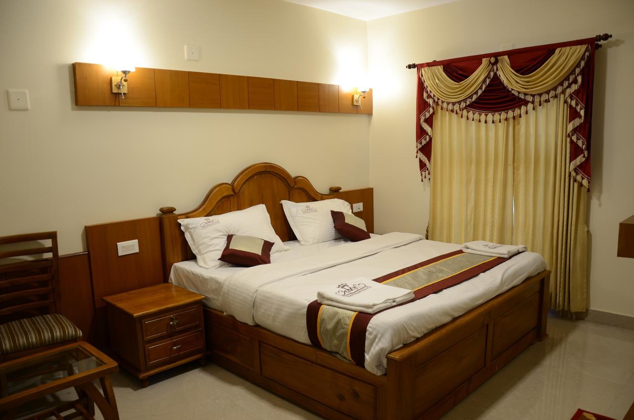 Hotel Vasantham Palace Ooty Exterior photo